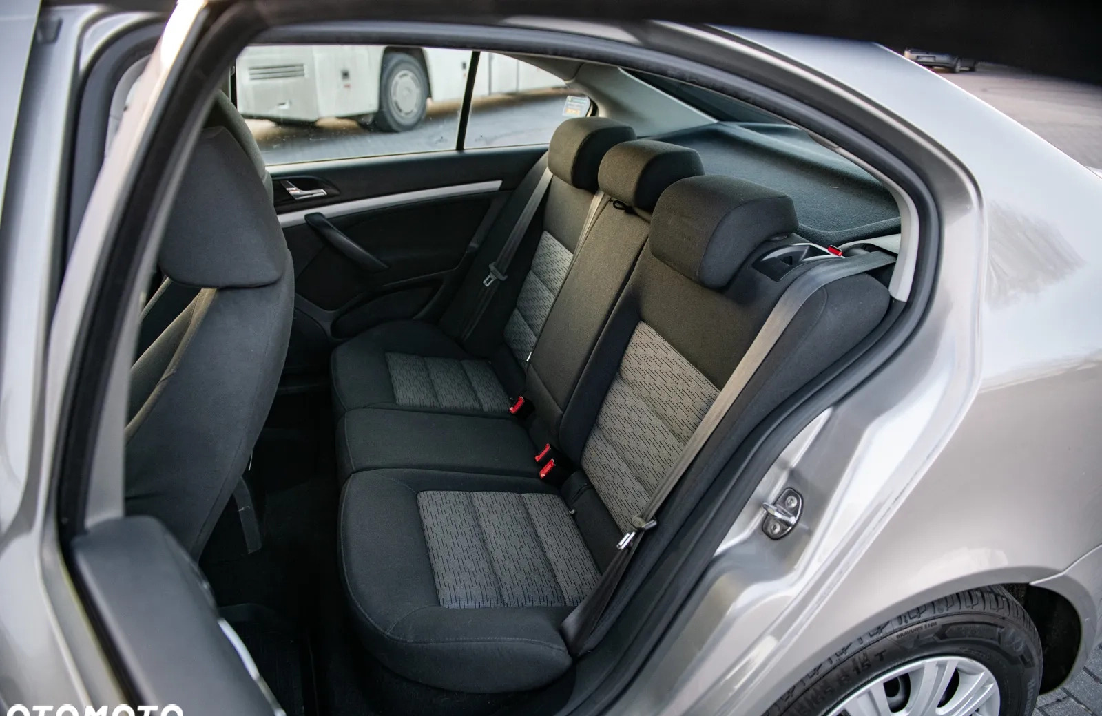 Skoda Octavia cena 23900 przebieg: 173000, rok produkcji 2012 z Sochaczew małe 326